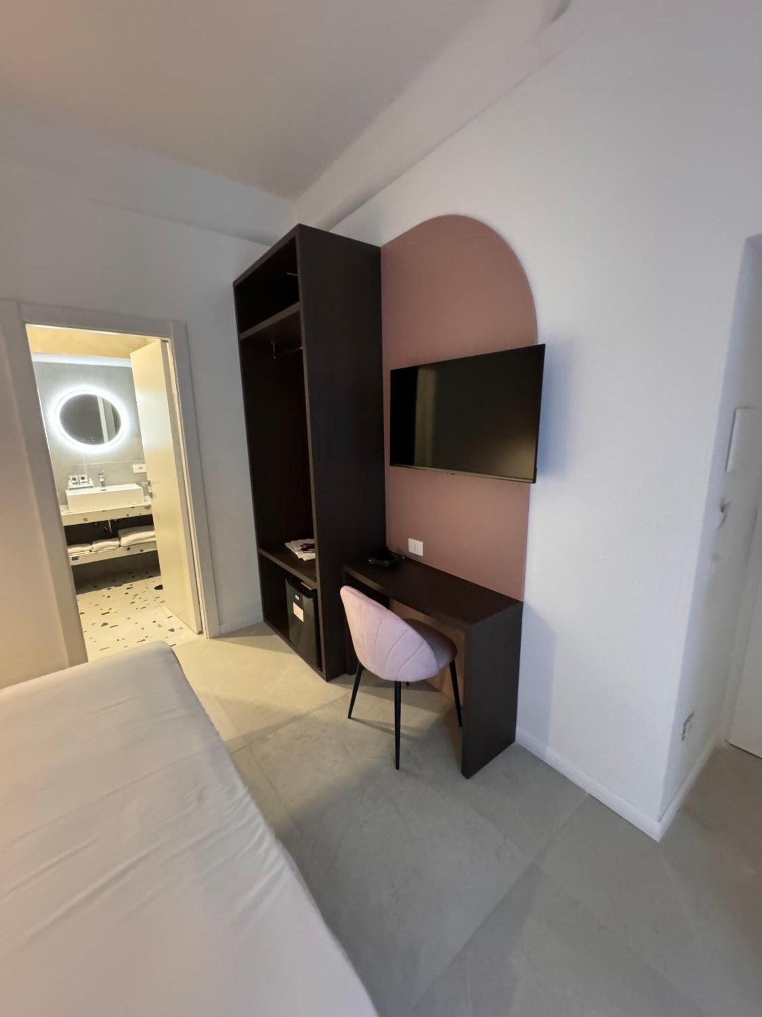 Hotiday Room Collection - Napoli Museo Suite Buitenkant foto