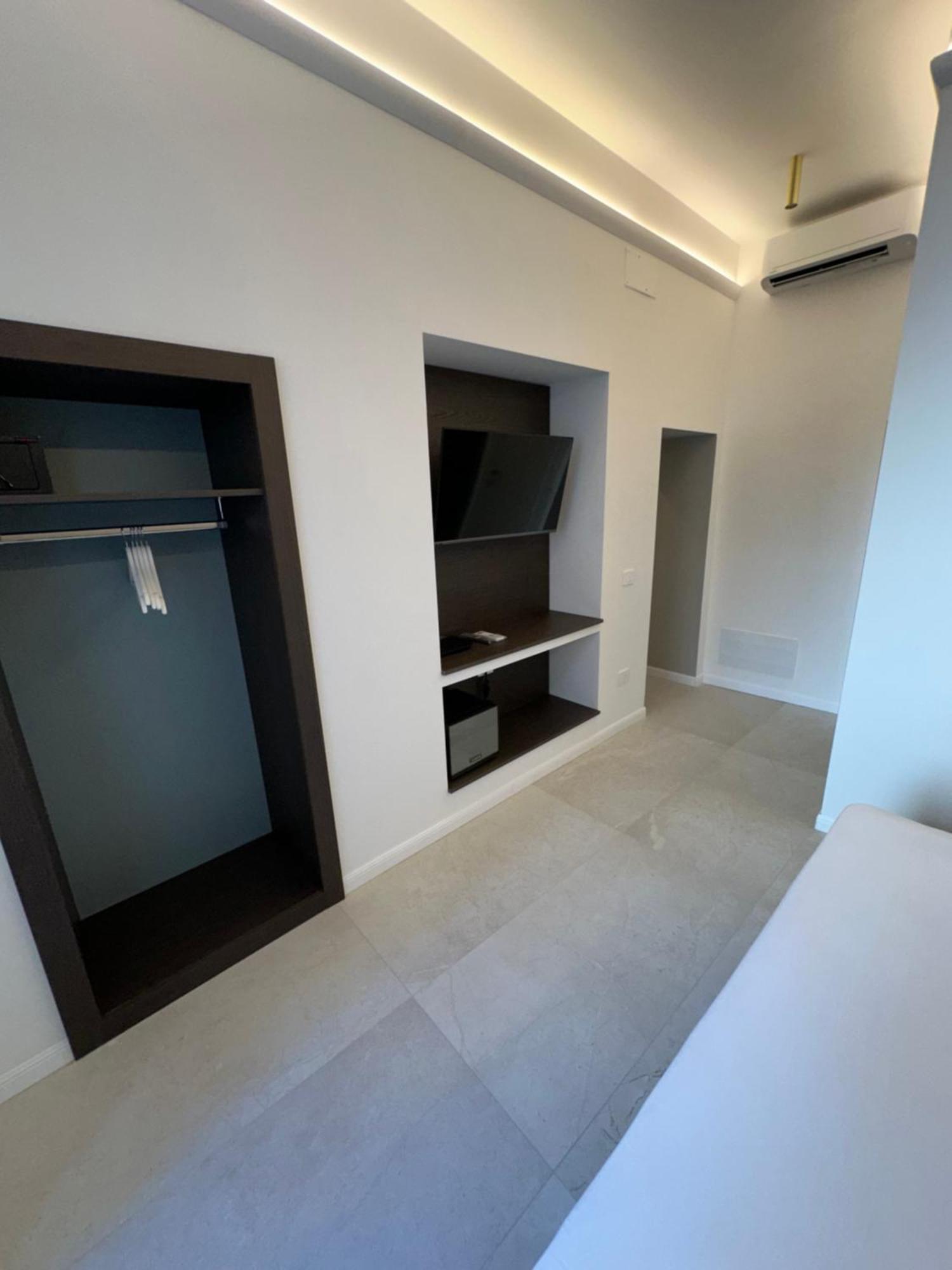 Hotiday Room Collection - Napoli Museo Suite Buitenkant foto